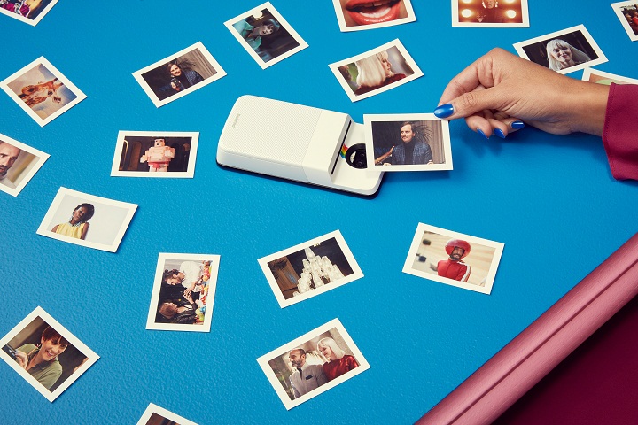 Image:Snap it. Shoot it. Print it. Новият moto mod - Polaroid Insta-Share Printer